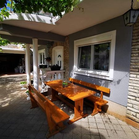 Apartments Sanda Tribunj ตรีบูนย์ ภายนอก รูปภาพ