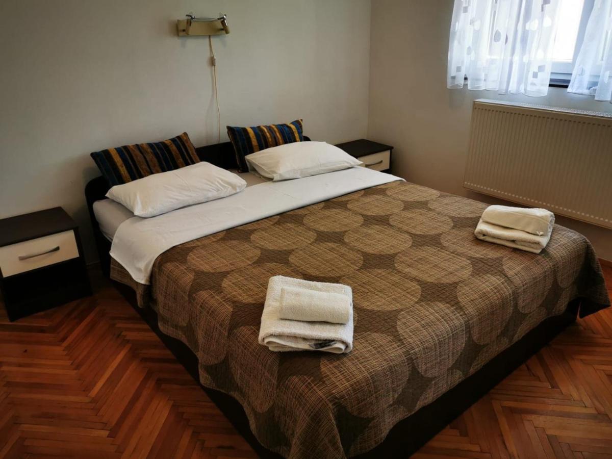 Apartments Sanda Tribunj ตรีบูนย์ ภายนอก รูปภาพ