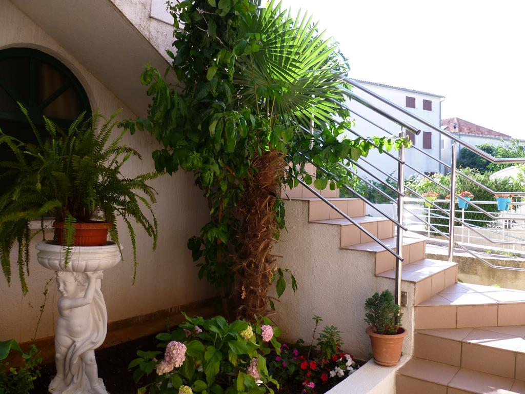Apartments Sanda Tribunj ตรีบูนย์ ภายนอก รูปภาพ