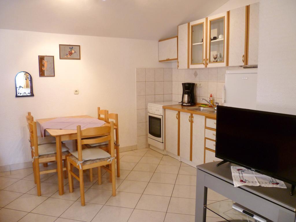 Apartments Sanda Tribunj ตรีบูนย์ ภายนอก รูปภาพ