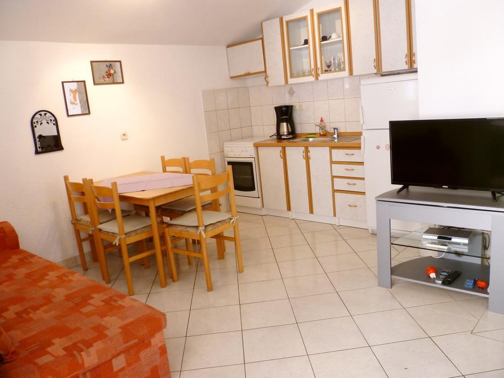 Apartments Sanda Tribunj ตรีบูนย์ ภายนอก รูปภาพ