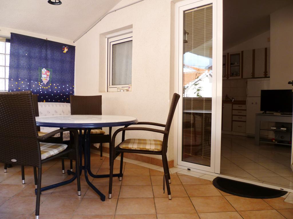 Apartments Sanda Tribunj ตรีบูนย์ ภายนอก รูปภาพ