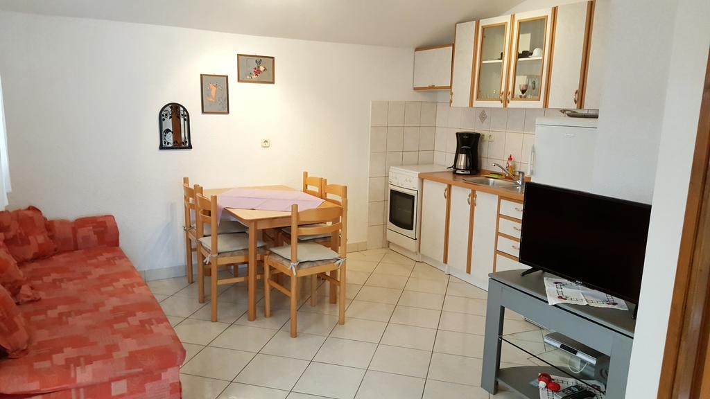 Apartments Sanda Tribunj ตรีบูนย์ ภายนอก รูปภาพ