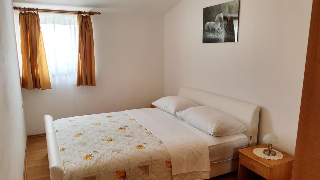 Apartments Sanda Tribunj ตรีบูนย์ ภายนอก รูปภาพ