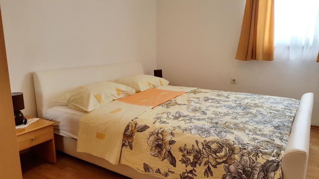 Apartments Sanda Tribunj ตรีบูนย์ ภายนอก รูปภาพ