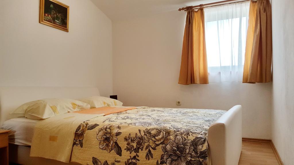 Apartments Sanda Tribunj ตรีบูนย์ ภายนอก รูปภาพ