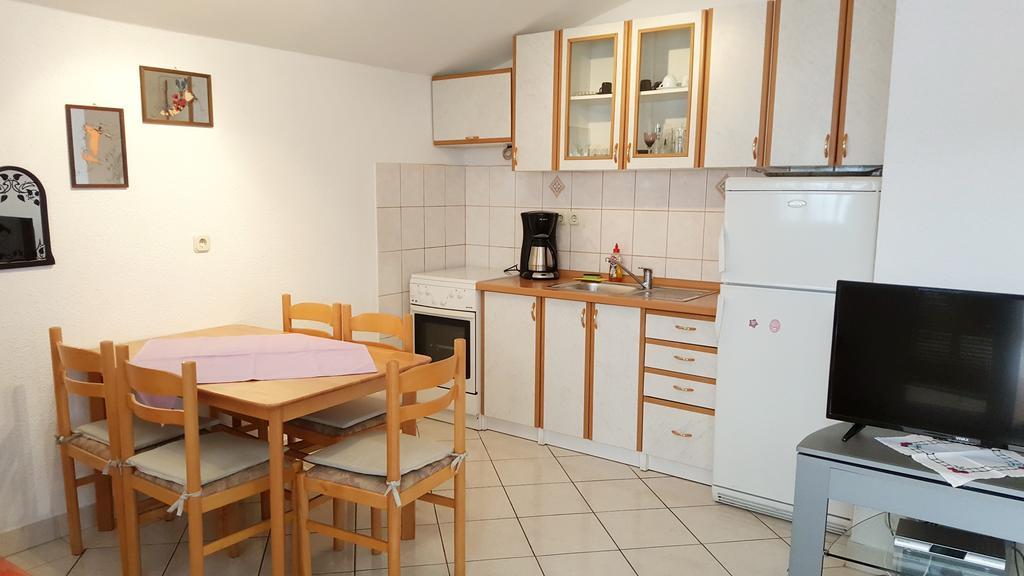 Apartments Sanda Tribunj ตรีบูนย์ ภายนอก รูปภาพ