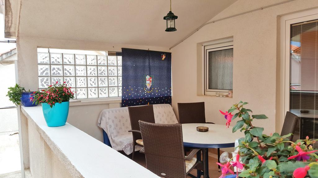 Apartments Sanda Tribunj ตรีบูนย์ ภายนอก รูปภาพ