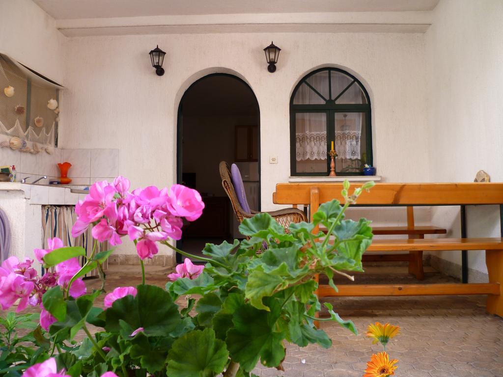 Apartments Sanda Tribunj ตรีบูนย์ ภายนอก รูปภาพ