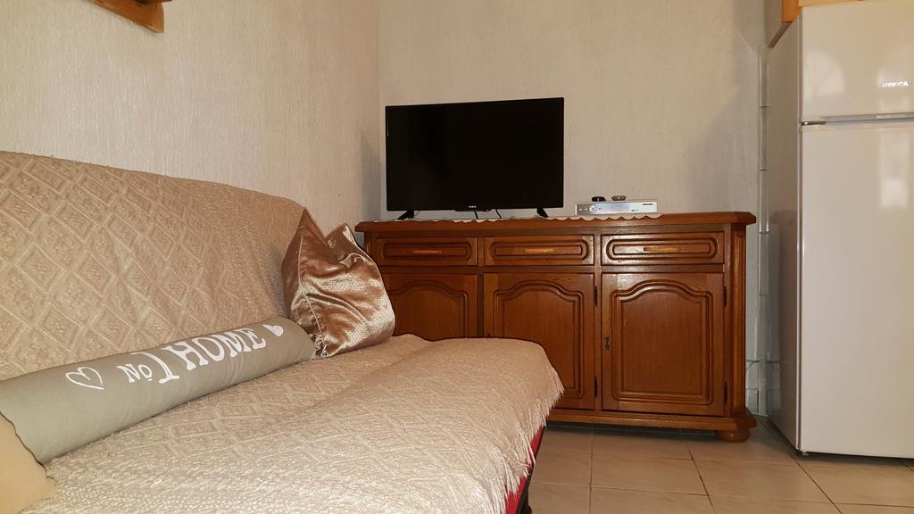 Apartments Sanda Tribunj ตรีบูนย์ ภายนอก รูปภาพ