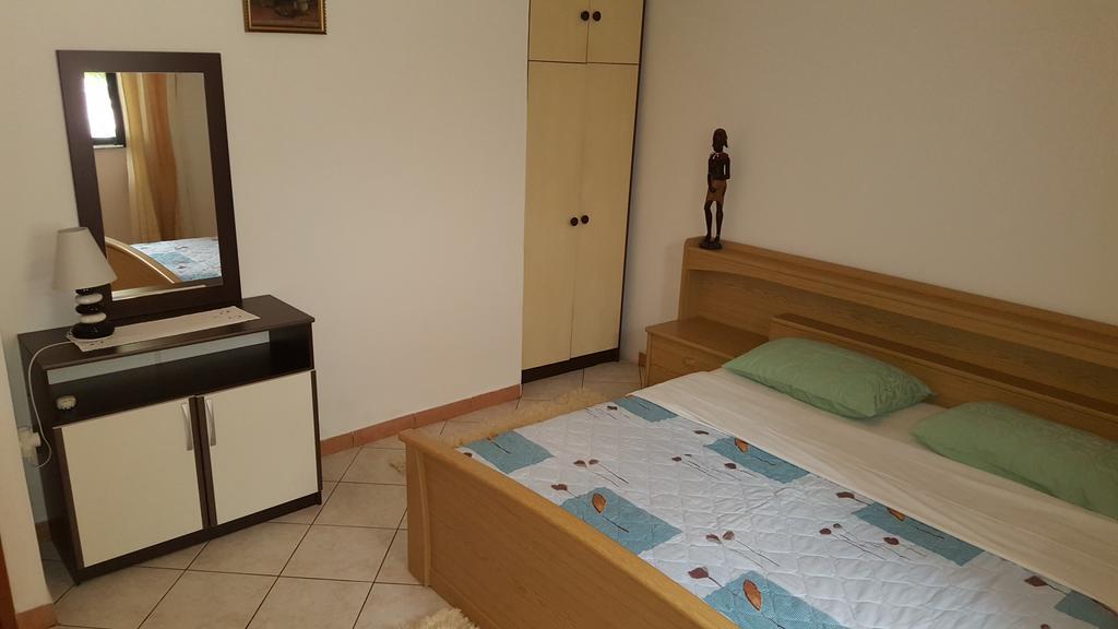 Apartments Sanda Tribunj ตรีบูนย์ ภายนอก รูปภาพ