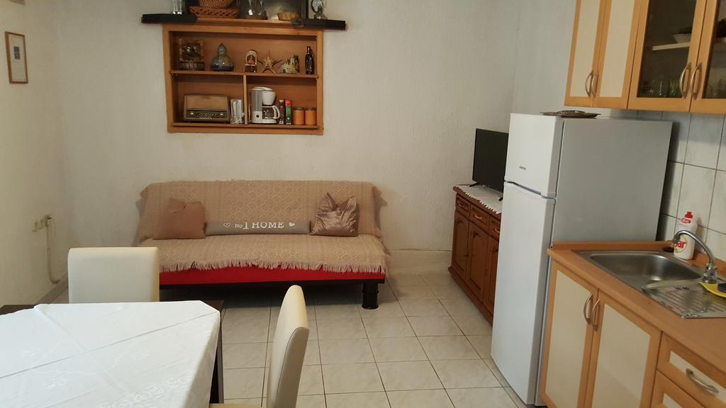 Apartments Sanda Tribunj ตรีบูนย์ ภายนอก รูปภาพ