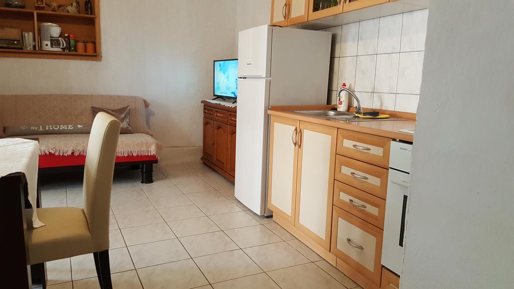 Apartments Sanda Tribunj ตรีบูนย์ ภายนอก รูปภาพ
