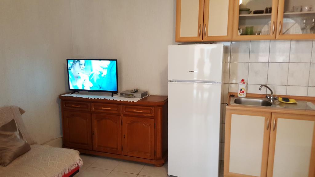 Apartments Sanda Tribunj ตรีบูนย์ ภายนอก รูปภาพ
