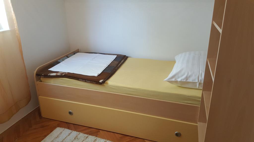 Apartments Sanda Tribunj ตรีบูนย์ ภายนอก รูปภาพ